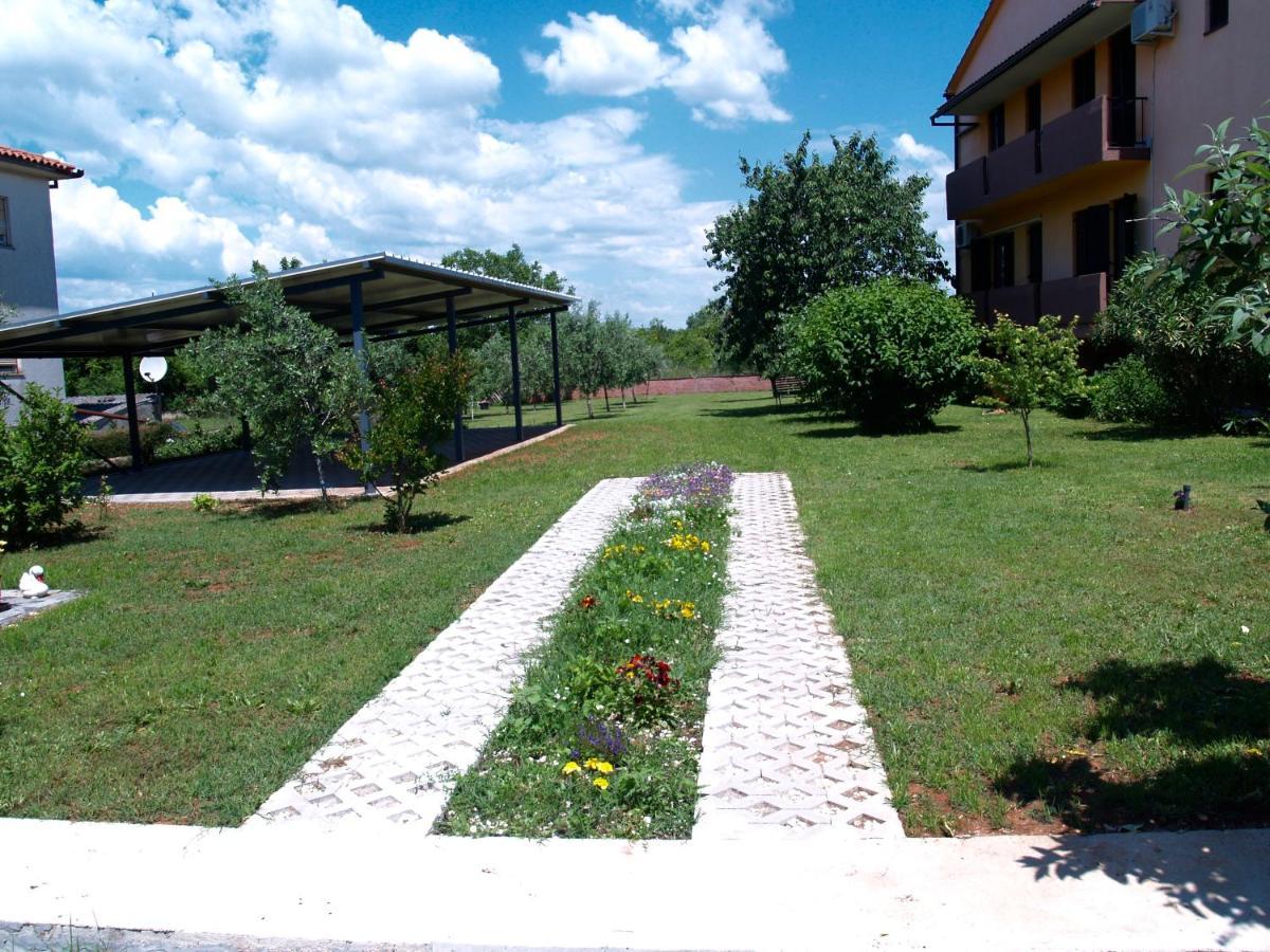 Apartment Karolina - Green Oasis Pula Luaran gambar